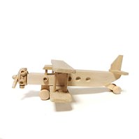 Drevená hračka lietadlo